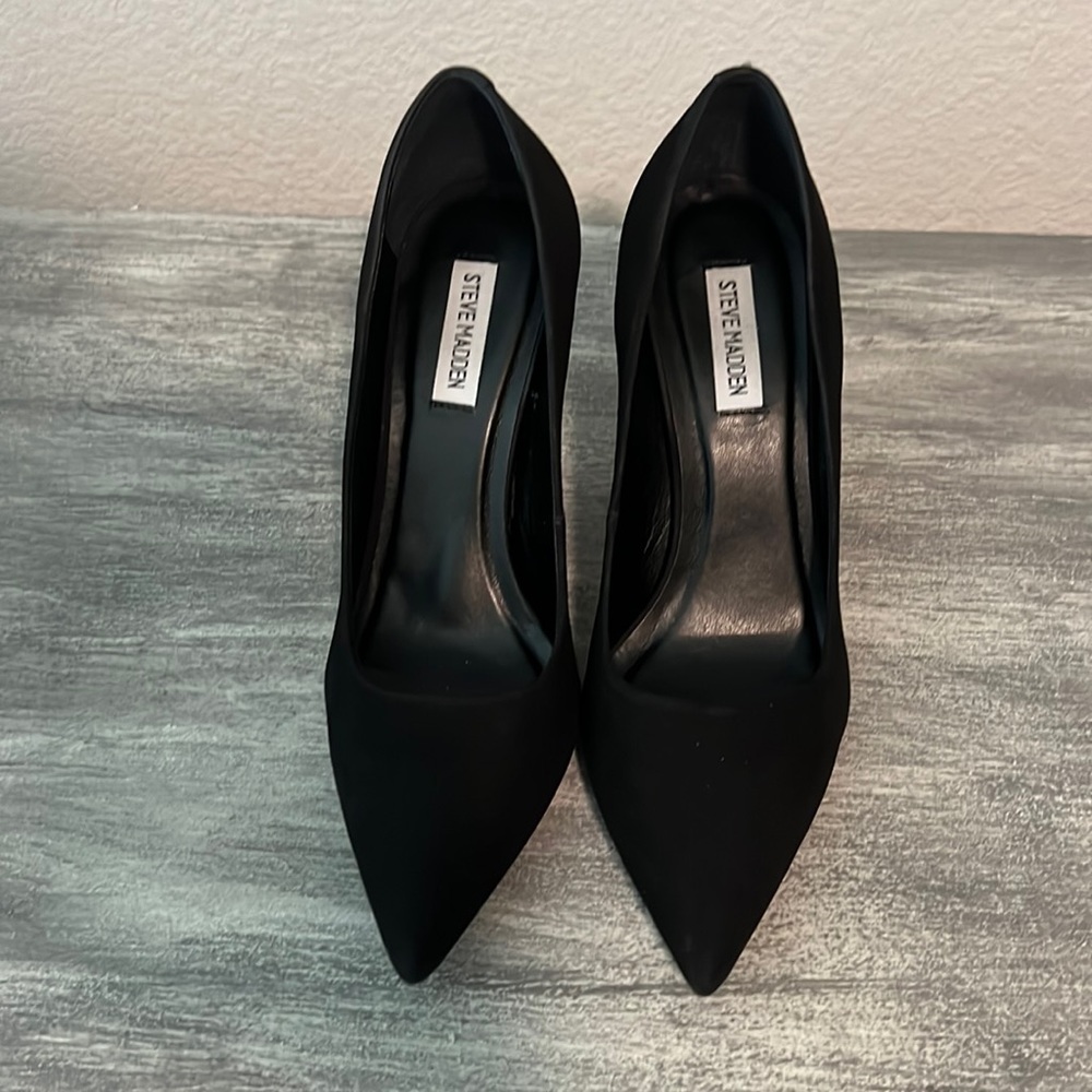 Steve Madden suede heels